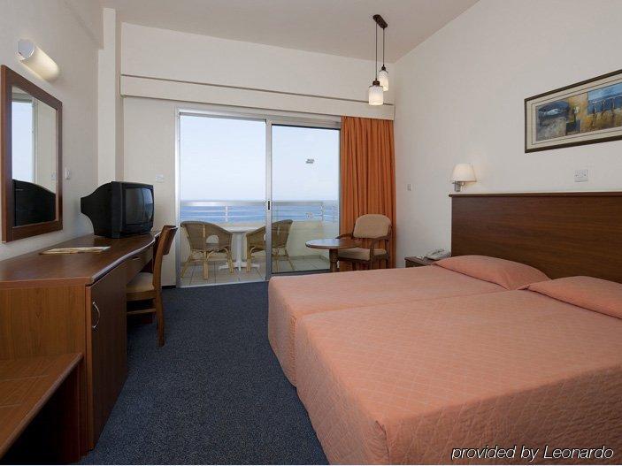 Sentido Kouzalis Beach Hotel بروتاراس الغرفة الصورة